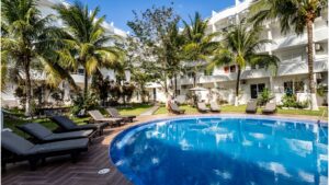 suites-cozumel-318-319-pool