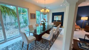 villa-noble-dining-table